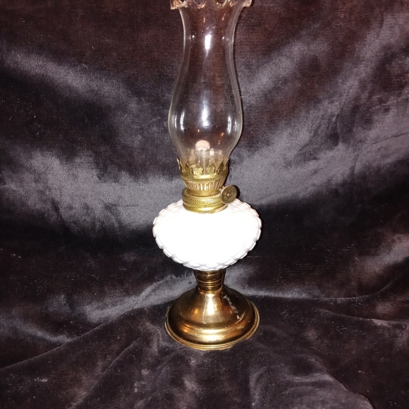 Vintage Small Milk Glass Oil Lamp Lanturn - Picture 5 of 10